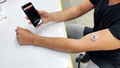 Un nuevo wearable para controlar la diabetes también registra el alcohol y el lactato (imagen: UC San Diego)