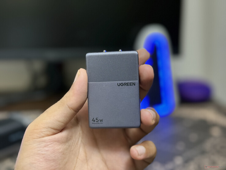 Vista frontal del Ugreen Nexode Air 45W Slim