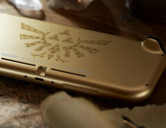 Un escudo hyliano domina la parte trasera de la Edición Hyrule de Switch Lite. (Fuente de la imagen: Nintendo)