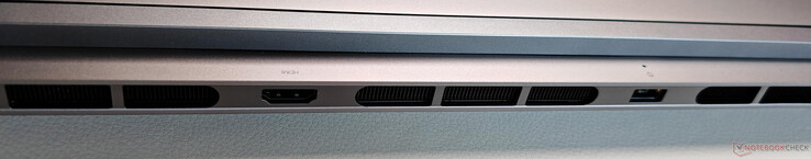 Trasera: HDMI 2.1, alimentación