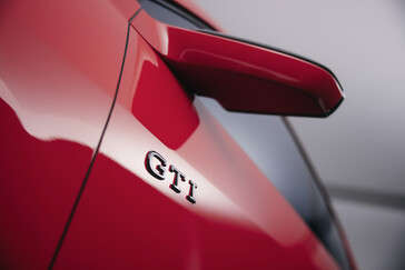 El nuevo concepto ID. GTI incorpora la clásica insignia GTI en varios lugares. (Fuente de la imagen: Volkswagen)