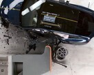 El Model Y es el vehículo más seguro en las pruebas de choque de 2024 (imagen: IIHS/YT)