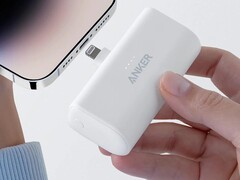 El Anker 621 Power Bank (conector integrado Lightning, 12W) ha llegado a EE.UU. y el Reino Unido. (Fuente de la imagen: Anker)