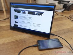 El monitor portátil OLED Innocn 15K1F supera a la mayoría de los demás en colores, niveles de negro y tiempos de respuesta