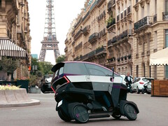 ÆMotion demostró su innovador micro VE de cuatro ruedas en las calles de París durante Vivatech 2025. (Fuente de la imagen: ÆMotion)
