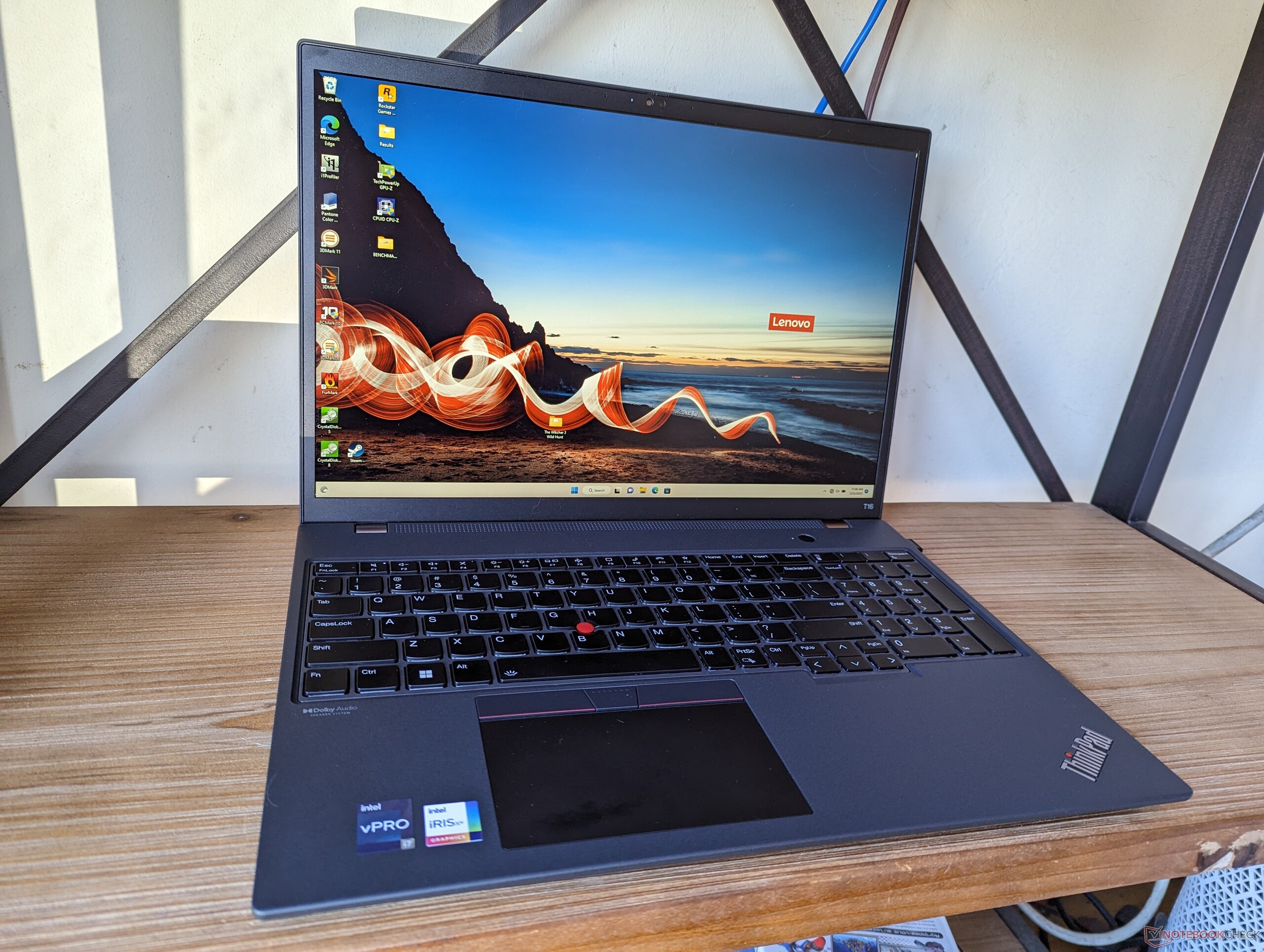 Análisis del portátil Lenovo ThinkPad T16 Gen 1 Core i7