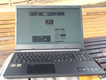 Acer Aspire 7 al aire libre