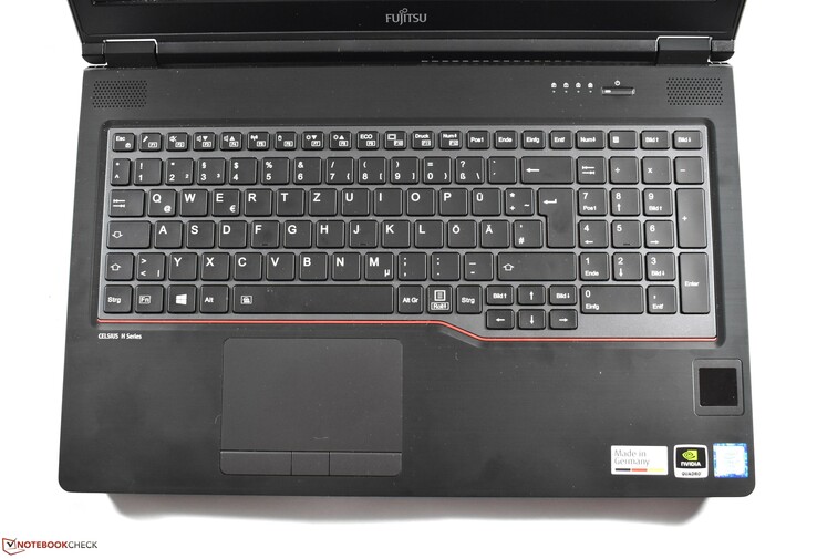 Área de teclado Fujitsu Celsius H780