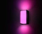 El nuevo aplique de pared para exteriores Turaco de Philips Hue (en la imagen) ofrece iluminación blanca y de color. (Fuente de la imagen: Philips Hue)