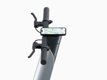 Se puede montar un teléfono inteligente.
