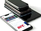 Los smartphones grandes están de moda, pero los compactos siguen existiendo. (Fuente de la imagen: Unsplash)