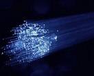 La FCC toma medidas para reforzar la seguridad en torno a los cables submarinos con destino a EE.UU. En la imagen: Un cable de fibra óptica (Fuente de la imagen: Denny Muller, Unsplash)