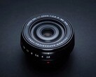 Fujifilm presenta un objetivo de 23 mm especialmente compacto para las cámaras de la serie X de Fujifilm. (Fuente de la imagen: Fujifilm)