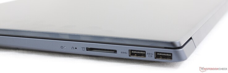 Derecha: Lector SD, 2x USB 3.1 Tipo-A Gen. 1