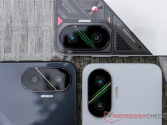 El Poco F7 puede obtener más de 2 millones de puntos en AnTuTu. En la imagen: el teléfono en tres colores. (Fuente de la imagen: Notebookcheck)