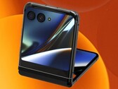 El próximo smartphone insignia Razr de Motorola y su enorme pantalla de cobertura. (Fuente de la imagen: Evan Blass)