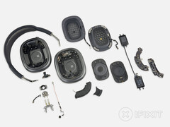 Los AirPods Max son reparables según los estándares de Apple. (Fuente de la imagen: iFixit)