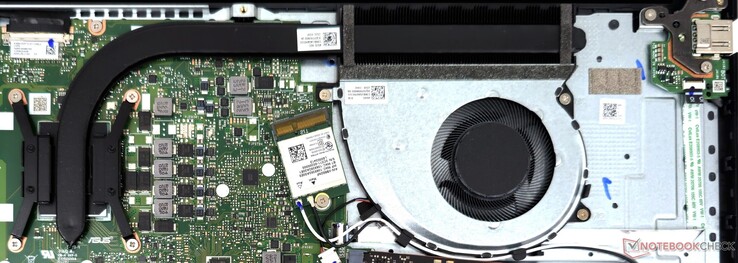 El VivoBook 15X utiliza una solución de refrigeración de un solo ventilador y un tubo de calor