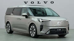 Volvo ha presentado su primera furgoneta totalmente eléctrica, la EM90.