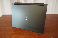 Corredor de fondo: Casi ningún portátil para juegos aguanta más que el Nitro V 16 AI. (Fuente de la imagen: Notebookcheck)