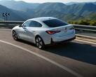 El próximo BMW i4 eDrive35 sucederá al eDrive40 como la variante más asequible del elegante vehículo eléctrico alemán (Imagen: BMW)