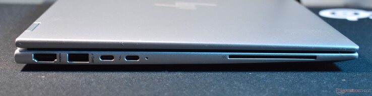 izquierda: HDMI, USB A 3.2 Gen 1, 2x Thunderbolt 4, lector de tarjetas inteligentes