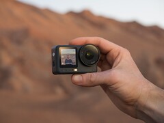 La cámara de acción DJI Osmo Action 6 incorpora un nuevo sensor CMOS cuadrado de 1/1,1 pulgadas (Fuente de la imagen: DJI)