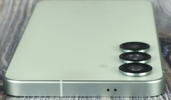 Lado superior de la caja (micrófono)