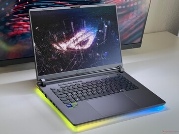 La llamativa iluminación RGB...