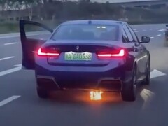 La parte trasera de un BMW Serie 3 eléctrico se incendió durante una prueba de conducción cerca de la ciudad china de Zhengzhou (Imagen: CnEVPost)