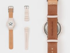 El reloj de la colaboración Casio G-Shock x Hender Scheme DW-5900 (en la imagen) viene con una caja de resina totalmente beige y una esfera blanca translúcida combinada con una correa de cuero hecha a mano. (Fuente de la imagen: Hender Scheme vía Instagram))