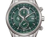 Reloj Citizen World Chronograph A.T. AT8260-85X con esfera verde, caja y brazalete de acero inoxidable, tres subesferas y una escala de hora mundial.