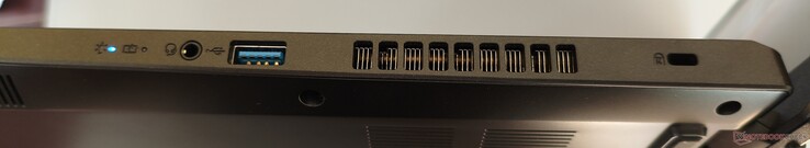 lado derecho: toma de audio de 3,5 mm, USB-A 3.0, ranura de bloqueo Kensington