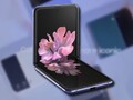El Samsung Galaxy Z Flip original ha sido revisado para el próximo modelo de 2021. (Fuente de la imagen: Samsung/AndroidNext - editado)