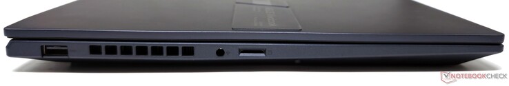 Izquierda: USB 3.2 Gen1 Tipo-A, toma de audio combo de 3,5 mm, ranura para tarjeta microSD