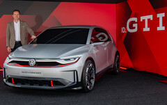 Thomas Schäfer, CEO de la marca Volkswagen, presenta el nuevo ID. GTI Concept en el IAA de Múnich, Alemania. (Fuente de la imagen: Volkswagen)