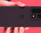 El OnePlus 15 mostrado en la cumbre de Qualcomm. (Fuente de la imagen: Qualcomm, editado)