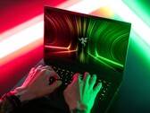 Razer se tiñe de rojo: Blade 14 vuelve de entre los muertos con gráficos TGP GeForce RTX 3080 de 100 W y una CPU AMD Ryzen 9 5900HX Zen 3 de 7 nm (Fuente: Razer)