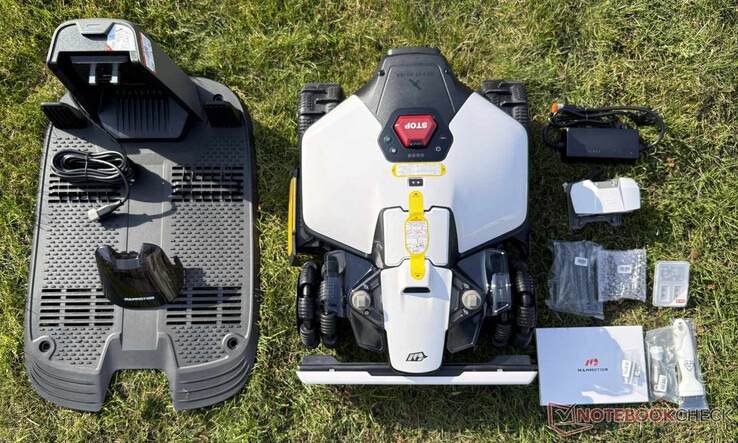Contenido del paquete de Mammotion Luba mini 2 AWD