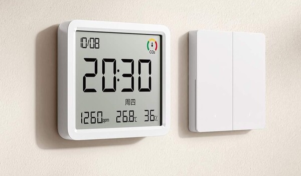 El sensor tiene una pantalla de 3.6 pulgadas sin retroiluminación.