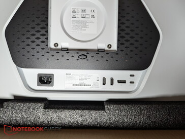 Entradas traseras: 2 HDMI, DP, 2 USB-C