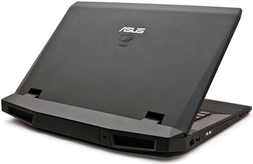 El ROG G70 fue el primero en lucir el emblemático logotipo «Fearless Eye».