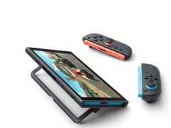 Nintendo Switch 2 en posición de soporte con los Joy-Cons separados.