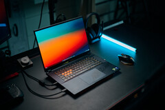 Gigabyte Aorus Master 16 en comparación con los portátiles RTX 5090. (Fuente de la imagen: Notebookcheck)