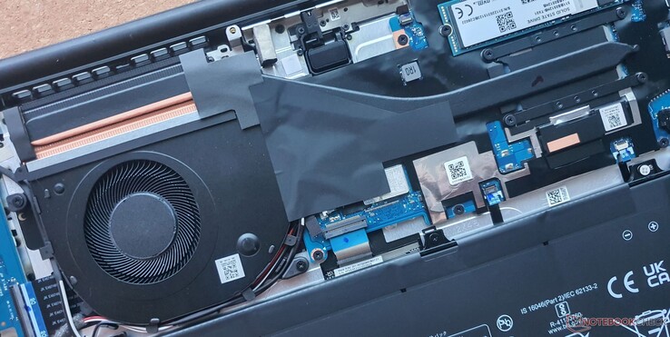 Un tubo de calor y un ventilador de tamaño medio refrigeran muy bien el MateBook D 15
