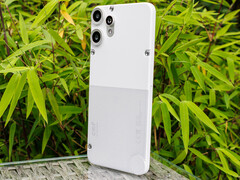 CMF Phone 2 Pro. (Fuente de la imagen: Daniel Schmidt)