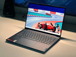 Análisis del Lenovo Yoga Pro 7 14 G8. Dispositivo de prueba proporcionado por: