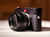 La Leica Noctilux-M 1.2/35 ASPH. es muy compacta pero relativamente pesada (Fuente de la imagen: Leica)