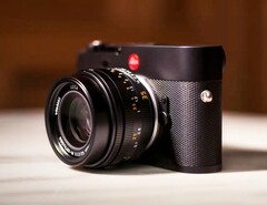 La Leica Noctilux-M 1.2/35 ASPH. es muy compacta pero relativamente pesada (Fuente de la imagen: Leica)