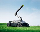 El NexLawn Master X puede lanzar pelotas a los perros y recoger fruta de los árboles. (Fuente de la imagen: Mova)